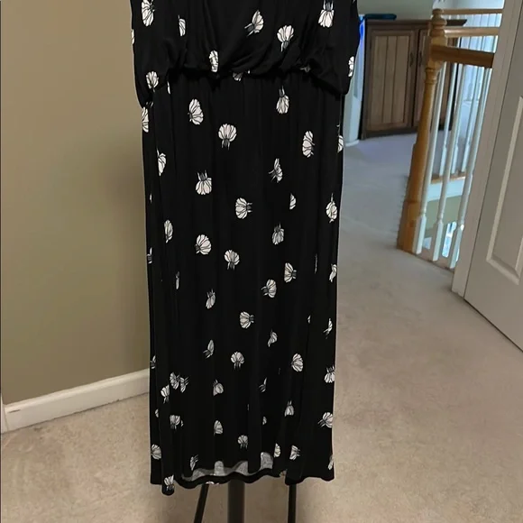 LOFT Black and White Sleeveless Dress with Tie - Picture 3 of 6